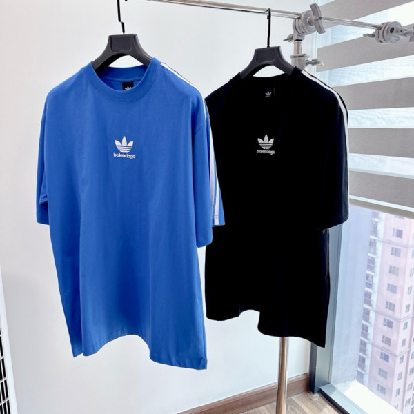 발렌시아가 X 아이다스 티셔츠